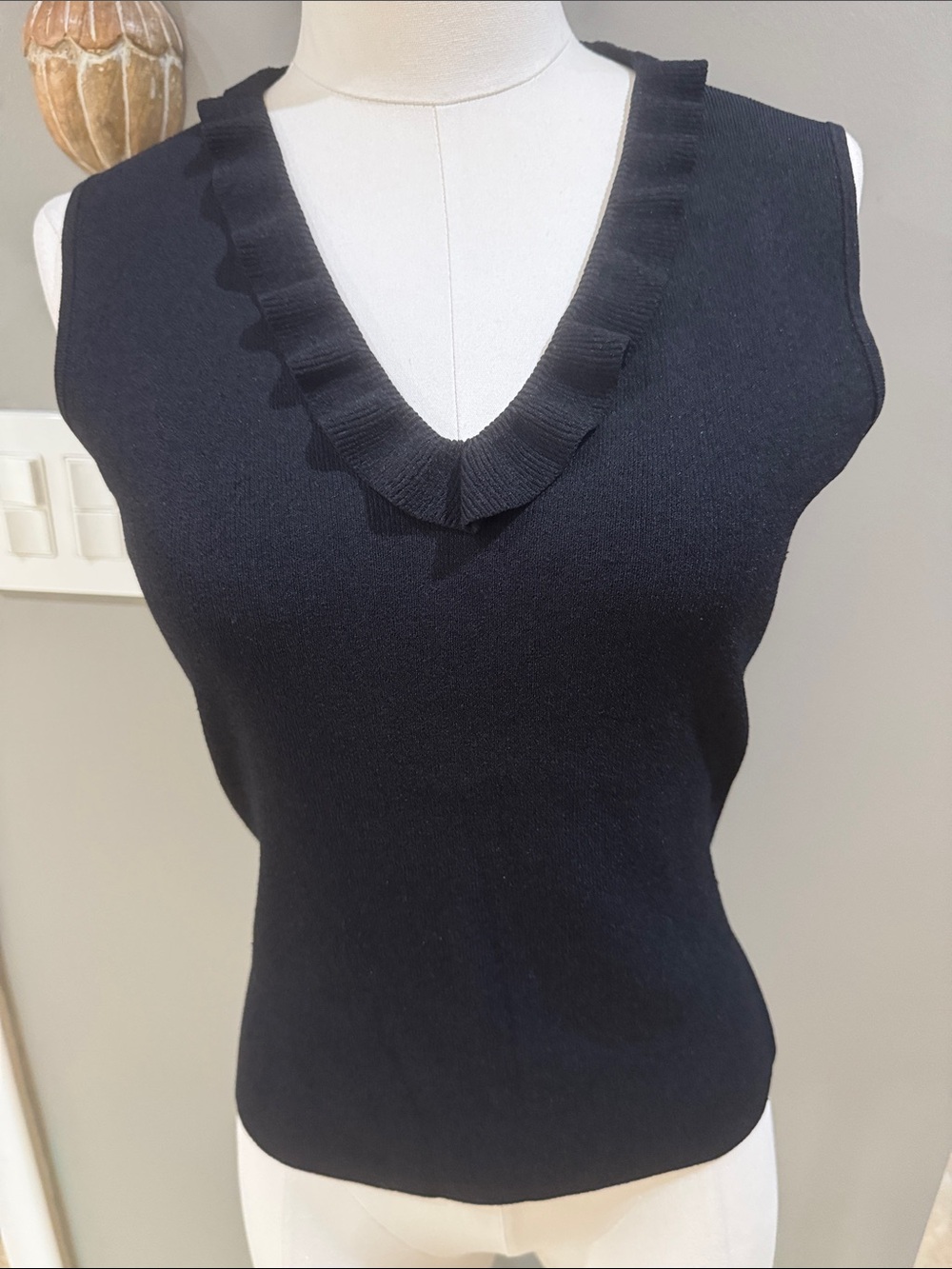 Cable & Gauge Black Ruffle-Trim V-Neck Sleeveless Knit Tank